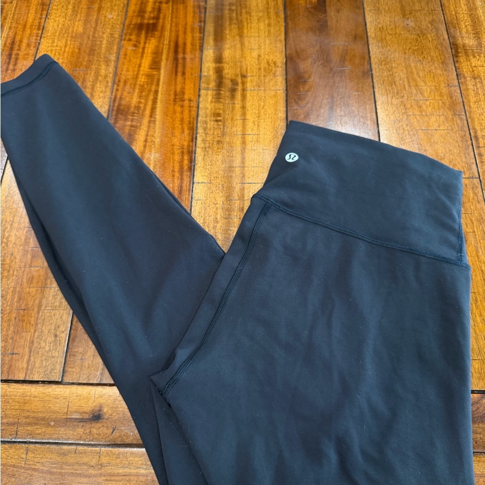 Lululemon Train High Rise 28”